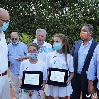 La Commissione Europea incontra le tenniste Carola e Vittoria a Finale Ligure
