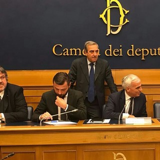 Balneari, Vaccarezza: "Approvato il ddl ammazzabalneari. Una nefandezza, continueremo a lottare"