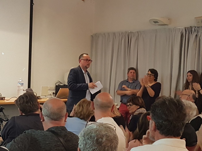 Comunali 2018, Parascosso presenta la sua candidatura a sindaco: "Voglio fare il bene di Alassio" Comunali 2018, Parascosso presenta la sua candidatura a sindaco: "Voglio fare il bene di Alassio"