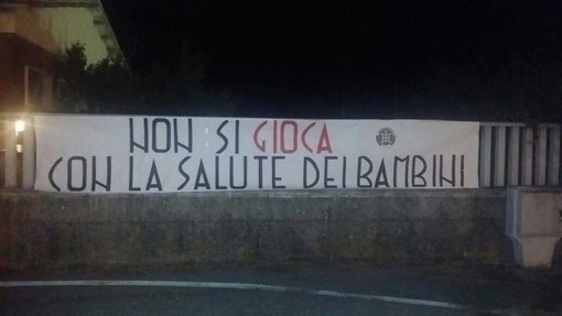 Carcare, profughi vicino all'asilo nido. CasaPound: "Non si gioca con la salute dei bambini" Carcare, profughi vicino all'asilo nido. CasaPound: "Non si gioca con la salute dei bambini"