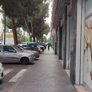 Savona, ladro ruba in auto nel cortile di un palazzo in Corso Tardy&amp;Benech: scatta la denuncia