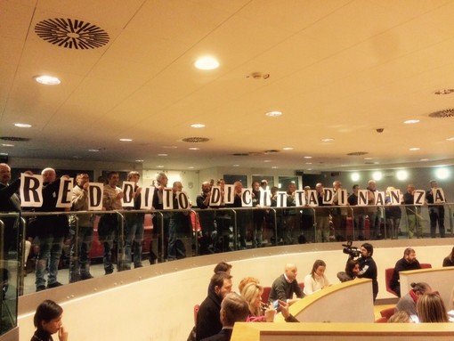 Reddito di cittadinanza, Salvatore (M5S): "Toti alza un muro sui problemi dei cittadini" Reddito di cittadinanza, Salvatore (M5S): "Toti alza un muro sui problemi dei cittadini"