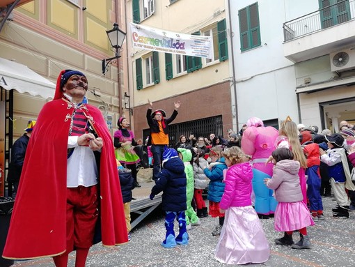 CarnevaLöa, domenica 10 febbraio il “Carnevale dei Bambini” in piazza Rocca CarnevaLöa, domenica 10 febbraio il “Carnevale dei Bambini” in piazza Rocca