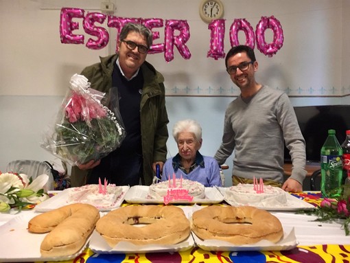 Loano, grande festa per i 100 anni di Ester Prato Loano, grande festa per i 100 anni di Ester Prato