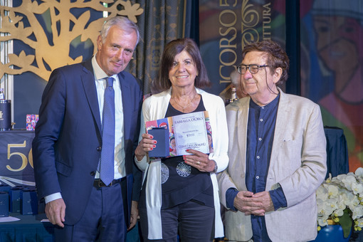 La savonese Marisa Chianura vince la "Farfalla d’Oro" per la prosa La savonese Marisa Chianura vince la "Farfalla d’Oro" per la prosa