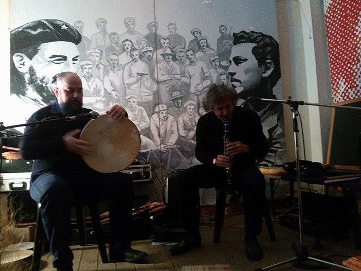 Stasera a Cairo le magiche atmosfere per cornamuse, fiati e percussioni dei Cabit Duo Stasera a Cairo le magiche atmosfere per cornamuse, fiati e percussioni dei Cabit Duo