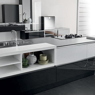 "Cucina e..." a Cisano sul Neva: un mobilificio per "Concedersi il bello"