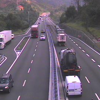 Esodo da weekend sull'Autostrada dei Fiori: code tra Savona e Spotorno verso il Confine