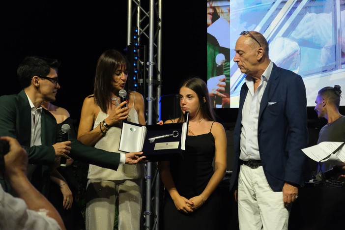 Alassio ricorda Paolo Pininfarina: consegnate le Chiavi della Città a Ilaria Chionetti Pininfarina