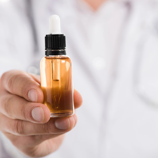 L’EFSA avvia la consultazione pubblica sul CBD come 'novel food' e la proposta di una soglia di sicurezza cautelativa