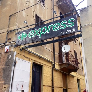 Savona, in via Verdi arriva il supermercato Carrefour Express: domani l'apertura