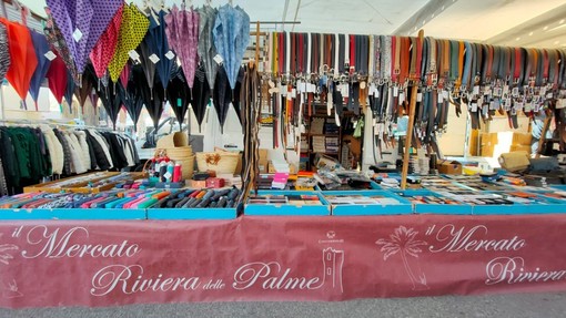 Albissola Marina, torna il Mercato Riviera delle Palme: il 26 giugno shopping a cielo aperto