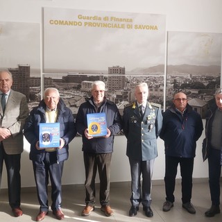 La Guardia di Finanza dona due defibrillatori alla Croce Bianca di Savona e Albenga: "Fondamentale per la risposta rapida ed efficace nelle circostanze critiche" (FOTO) La Guardia di Finanza dona due defibrillatori alla Croce Bianca di Savona e Albenga: "Fondamentale per la risposta rapida ed efficace nelle circostanze critiche" (FOTO)