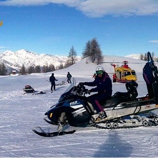 La Polizia di Stato soccorre un 63enne sulle piste da sci di Champoluc La Polizia di Stato soccorre un 63enne sulle piste da sci di Champoluc