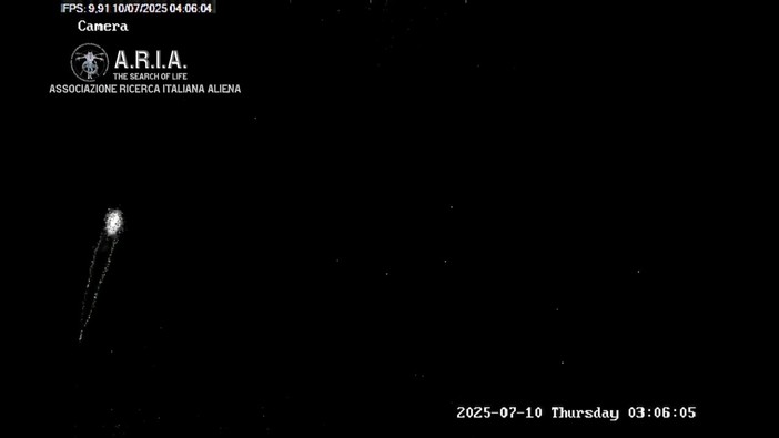 Scia luminosa nei cieli savonesi: era un bolide. Maggioni (Aria):  “Esclusa l’origine extraterrestre”