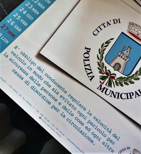 "Sulla Strada Giusta", il calendario 2022 della polizia municipale di Alassio