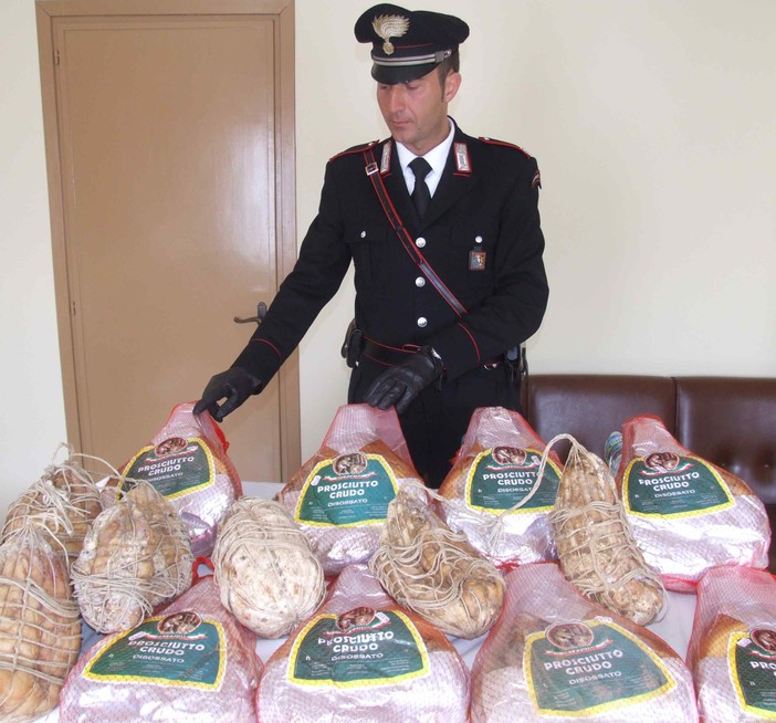 Anche il Culatello falso e i prosciutti taroccati: Carabinieri bloccano ambulante abusivo in Valbormida Anche il Culatello falso e i prosciutti taroccati: Carabinieri bloccano ambulante abusivo in Valbormida