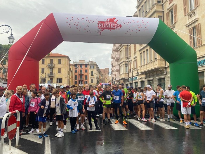 Albenga, la pioggia non ferma CorriaAMO la Fionda 2022. Sorrisi, sport e solidarietà: una grande festa (FOTO e VIDEO) Albenga, la pioggia non ferma CorriaAMO la Fionda 2022. Sorrisi, sport e solidarietà: una grande festa (FOTO e VIDEO)