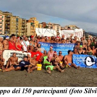 La splendida giornata di sole a Borghetto "bacia" un cimento "scoppiettante" (FOTOgallery)