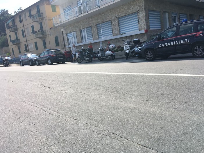 Albissola, blitz dei carabinieri sulle spiagge: sedata una rissa tra sudamericani