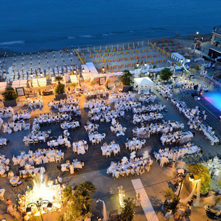 Alassio diventa partner ufficiale di "Cena in Bianco"