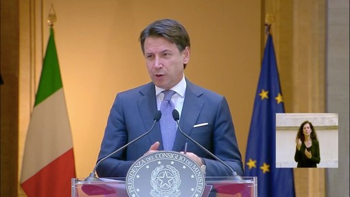 Coronavirus, recovery fund da 172 miliardi per l'Italia, Conte elenca le riforme necessarie: "Fondi non siano un tesoretto" (VIDEO) Coronavirus, recovery fund da 172 miliardi per l'Italia, Conte elenca le riforme necessarie: "Fondi non siano un tesoretto" (VIDEO)