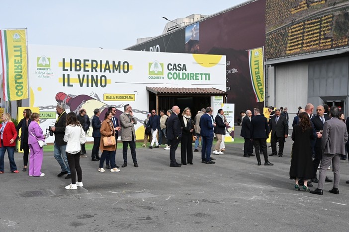 Vinitaly 2026, Coldiretti Liguria lancia un grido d’aiuto: “Liberare i vini da dazi ed etichette allarmistiche”