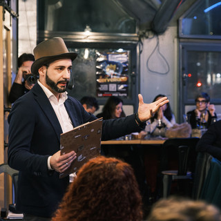 Cena con delitto, il nuovo tour di Rigliaco parte da Loano