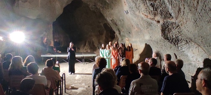 A Toirano applausi per lo spettacolo dedicato alla Santa Maria Giuseppa Rossello A Toirano applausi per lo spettacolo dedicato alla Santa Maria Giuseppa Rossello