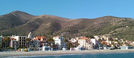 Dramma a Ceriale: 37enne perde la vita in spiaggia Dramma a Ceriale: 37enne perde la vita in spiaggia
