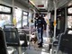 Le Polizie locali di Albenga, Loano e Finale controllano i bus con l'ausilio delle unità cinofile