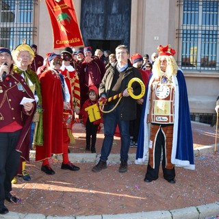 A Loano è tempo di CarnevaLoa, torna la sfilata dei carri