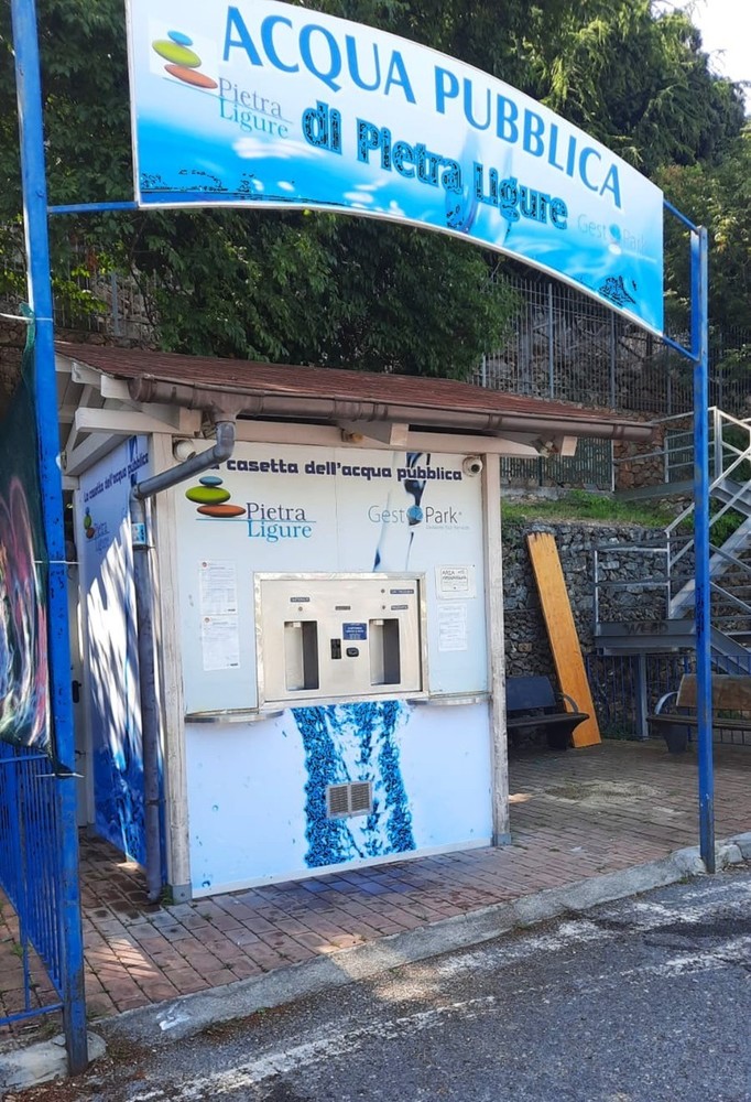 Pietra, la casetta dell’acqua pubblica in piazzale Geddo è tornata pienamente operativa