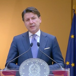 Covid, nuovo Dpcm: a Natale spostamento tra Regioni solo per i residenti