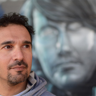 Fabrizio De André rivive al teatro "Chebello" di Cairo