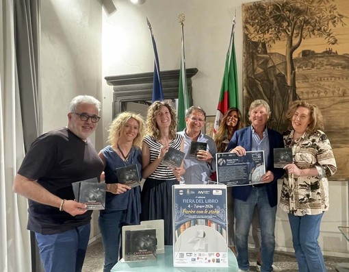 La “Fiera del libro” fa il pieno di consensi di pubblico La “Fiera del libro” fa il pieno di consensi di pubblico