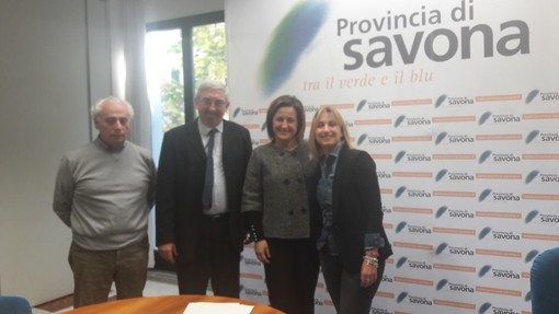 Nella foto: la presidente Provincia di Savona, Monica Giuliano, e la vicepresidente Luana Isella con l'Ing. Gianni Viardo Vercelli e il Prof. Sandro Zappatore (Università degli Studi di Genova, Dipartimento DIBRIS)