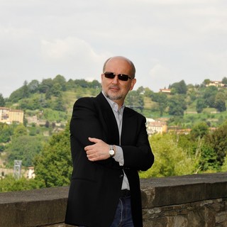 Lo scrittore Claudio Sottocornola intervistato da Athos Enrile alla Ubik di Savona