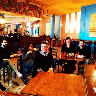 Finale Ligure: la candidata sindaco Tiziana Cileto incontra gli elettori più giovani