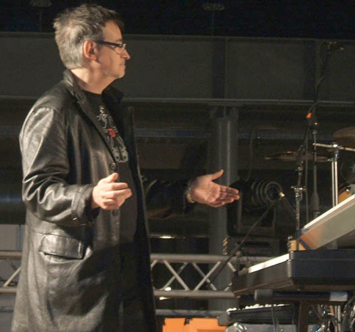 Spotorno: spostato alla Sala Palace per allerta meteo il concerto di Claudio Simonetti