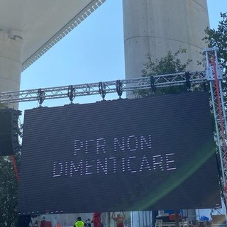 Cerimonia di commemorazione delle vittime del Ponte Morandi, Vazio: "Silenzio e preghiera. Ma subito dopo si faccia chiarezza e giustizia" Cerimonia di commemorazione delle vittime del Ponte Morandi, Vazio: "Silenzio e preghiera. Ma subito dopo si faccia chiarezza e giustizia"