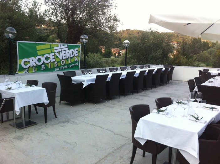 Celle, grande successo di pubblico per la "Cena delle Rose" Celle, grande successo di pubblico per la "Cena delle Rose"