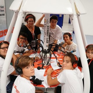 Contest "ti accompagno in Europa": in palio un viaggio con il proprio compagno di banco per vivere l'Europa Science Experience