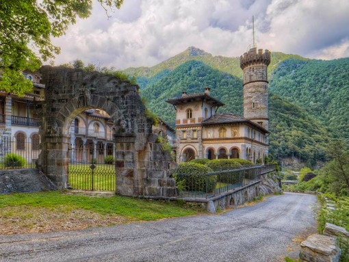 L’architettura della ragione: tracce simboliche della Massoneria tra Piemonte, Liguria e Lombardia L’architettura della ragione: tracce simboliche della Massoneria tra Piemonte, Liguria e Lombardia