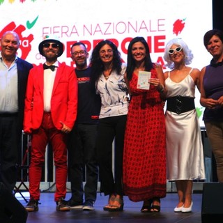 Grande successo per l'anteprima nazionale dello spettacolo di teatro scientifico "Confessione di una vitamina", ideato da Renata Cantamessa