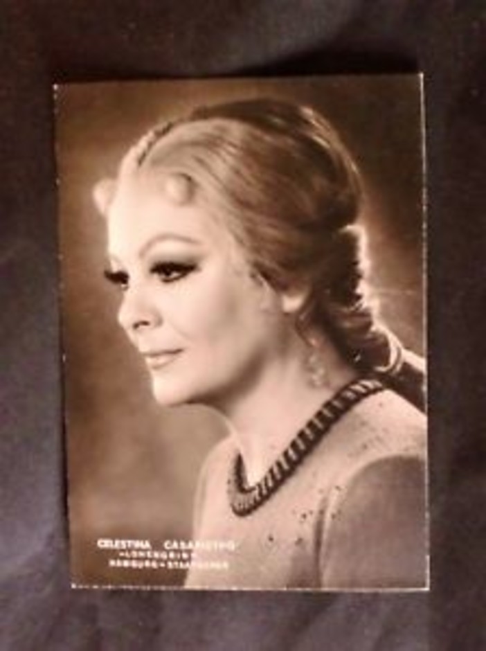 Varazze, il premio "Francesco Cilea" al soprano Celestina Casapietra Varazze, il premio "Francesco Cilea" al soprano Celestina Casapietra