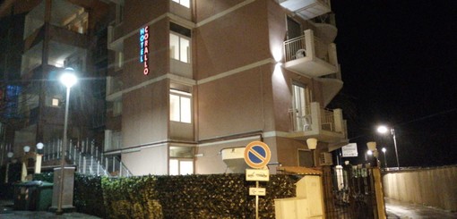 Coronavirus, la Regione comunica un caso anche a Finale Ligure: in isolamento un albergo con 39 ospiti e 12 dipendenti (VIDEO)