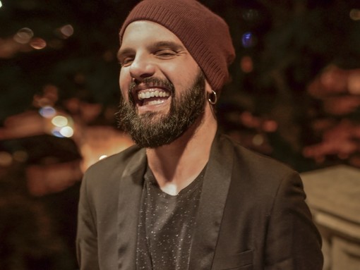 Premio Fabrizio De André, è Cristhian Gullone a vincere la tappa ligure: rappresenterà lui la regione natale del cantautore Premio Fabrizio De André, è Cristhian Gullone a vincere la tappa ligure: rappresenterà lui la regione natale del cantautore