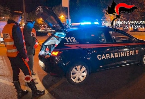Cairo, prende a sprangate un’auto con donna e bimbi all’interno, picchia la compagna e resiste a Pubblico Ufficiale: arrestato Cairo, prende a sprangate un’auto con donna e bimbi all’interno, picchia la compagna e resiste a Pubblico Ufficiale: arrestato