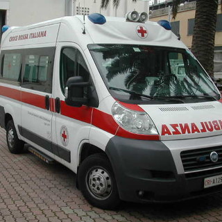 Scontro tra furgone e moto a Roccavignale: centauro in ospedale Scontro tra furgone e moto a Roccavignale: centauro in ospedale